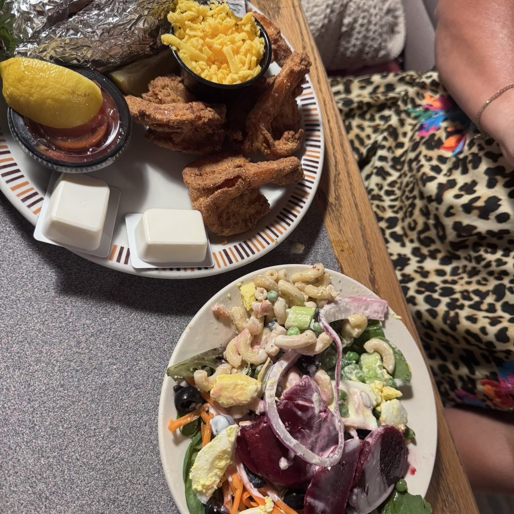 Cora's 471 Grill - The catfish is delicious, included a trip to the salad bar. True down home Texas cooking! - American Near Me - Castroville, Texas