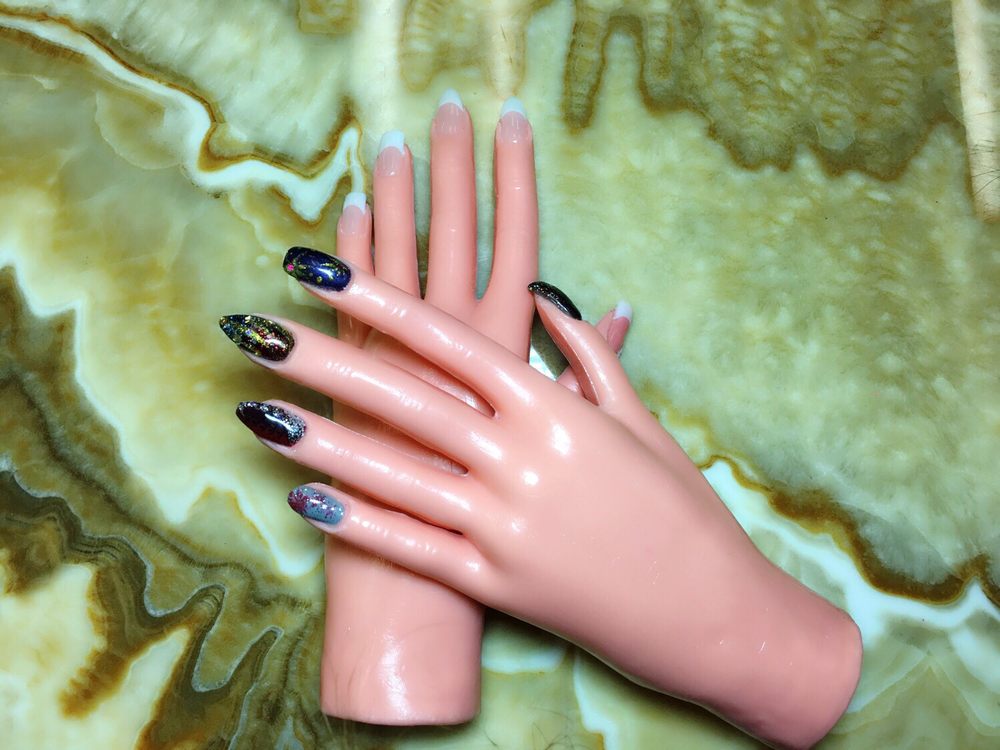 Tip Toe Nails Logo