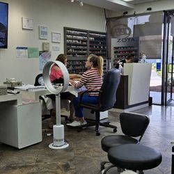 Glamour Nails - Solana Beach - Interior