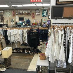 Simply Chic Boutique - Quick peek inside!