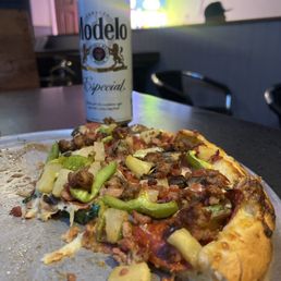 Custom Pizza & Modelo Custom Pizza & Modelo