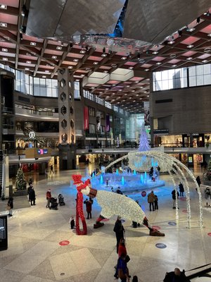 Place Montreal Trust by null