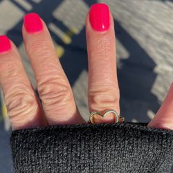 Fresh Nail Lounge & Spa - Dip in poppin pink.