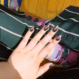 Cat eye gel manicure with tips
