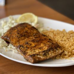 Paia Fish Market Southside - Blackened mahi mahi