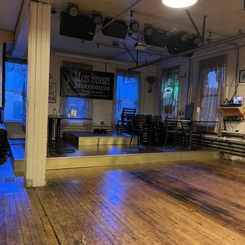 Main Street Moonshine - Stage in dining room - Bars Near Me - Schuylkill Haven, Pennsylvania