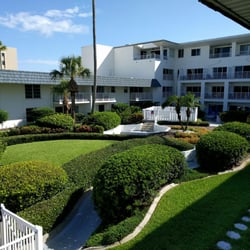 Four Winds Beach Resort - Inside area