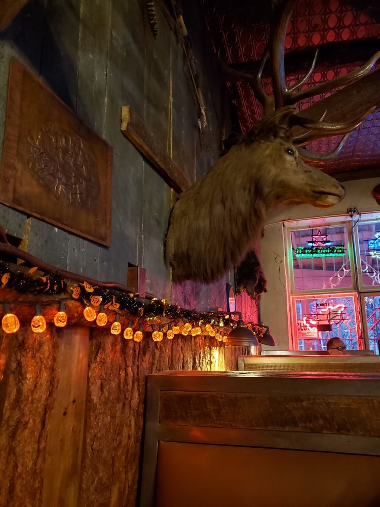 Los Ojos Restaurant and Saloon, Jemez Springs Roadtrippers