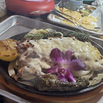 Salseria - El flameado de polo con beef fajita - Tacos Near Me - Webster, Texas Salseria - El flameado de polo con beef fajita - Tacos Near Me - Webster, Texas