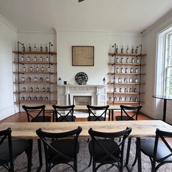Bluegrass Distillers - Tasting room - Distilleries Near Me - Midway, Kentucky Bluegrass Distillers - Tasting room - Distilleries Near Me - Midway, Kentucky