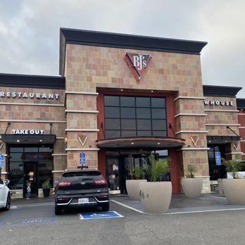 BJ's Restaurant & Brewhouse - Breweries Near Me - Carlsbad, California