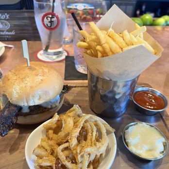 FINNEYS CRAFTHOUSE - PORTER RANCH - Updated March 2026 - 1570 Photos ...