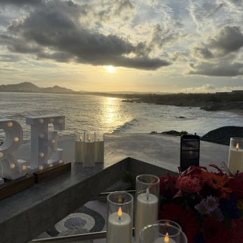 Sunset Monalisa - Hmmmm $355 for this unprepared seating.... - Italian Near Me - Cabo San Lucas, BCS