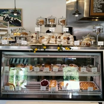 Lemon Falls - Interior - Sandwiches Near Me - Chagrin Falls, Ohio