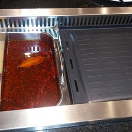 Mala (hot and spicy) soup and pork broth soup