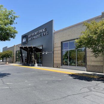 REI - Front entrance - Bikes Near Me - Sacramento, California