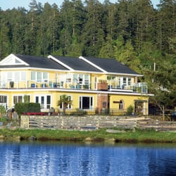 Birds of a Feather Bed & Breakfast - Victoria Oceanfront B&B