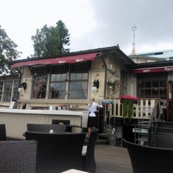 Strampen - Strampenin rakennus ravintolan terassilta kuvattuna