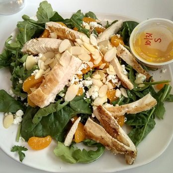 Flo's Diner - Spinach salad with chicken, mandarin oranges, almonds, etc. - Diners Near Me - Chalfant Valley, California