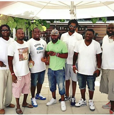 Tropicana Bar by null