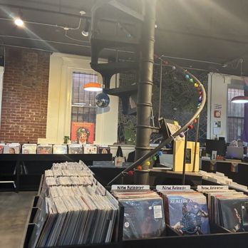 Guestroom Records - Vinyl Records Near Me - Louisville, Kentucky Guestroom Records - Vinyl Records Near Me - Louisville, Kentucky