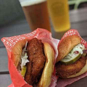 Shake Shack El Segundo - Hot chicken - Burgers Near Me - El Segundo, California Shake Shack El Segundo - Hot chicken - Burgers Near Me - El Segundo, California