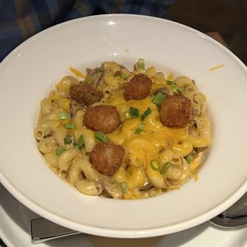 Bistro 101 - Brisket Mac - n - Cheese with Duck Confit and Crispy Pork Belly - American Near Me - Rohnert Park, California