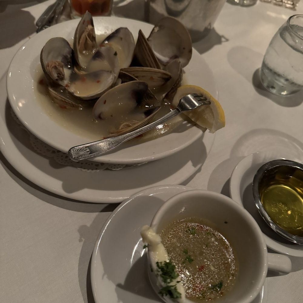 Dal Rae Restaurant - Clams - Steakhouses Near Me - Pico Rivera, California Dal Rae Restaurant - Clams - Steakhouses Near Me - Pico Rivera, California