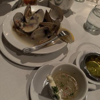 Dal Rae Restaurant - Clams - Steakhouses Near Me - Pico Rivera, California Dal Rae Restaurant - Clams - Steakhouses Near Me - Pico Rivera, California