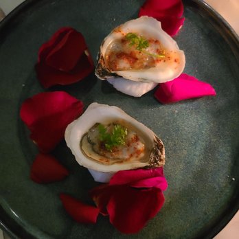 The Tasting Room at Chicago Winery - Oysters - Wine Bars Near Me - Chicago, Illinois