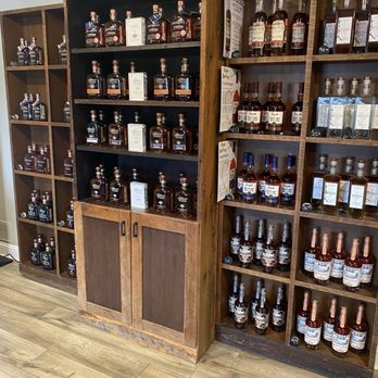 Kentucky Artisan Distillery - Selection of liquors - Distilleries Near Me - Crestwood, Kentucky