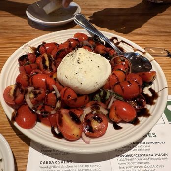 Carrabba's Italian Grill - Burrata Cheese with tomatoes ((too many tomatoes & not enough cheese or balsamic)) - Italian Near Me - Pensacola, Florida Carrabba's Italian Grill - Burrata Cheese with tomatoes ((too many tomatoes & not enough cheese or balsamic)) - Italian Near Me - Pensacola, Florida