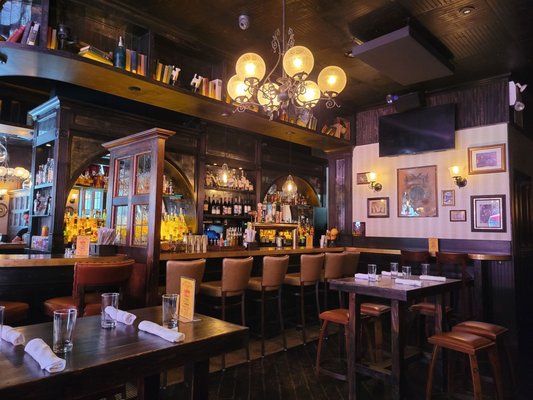 White Oak Tavern by null