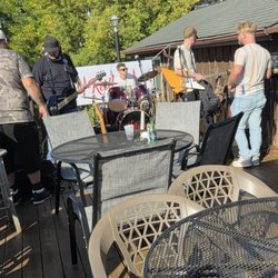 Castaway's Waterfront Bar & Grill - Refine