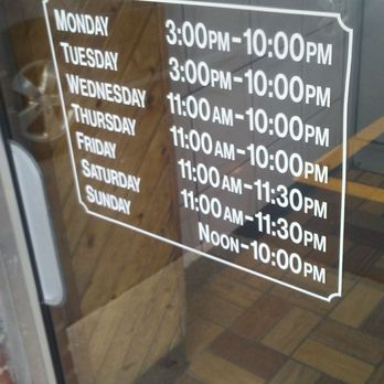 Phil's Pizza - Lots of pickup traffic. Good sign - Pizza Near Me - Oak Lawn, Illinois Phil's Pizza - Lots of pickup traffic. Good sign - Pizza Near Me - Oak Lawn, Illinois