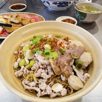 Vien Huong Restaurant - Number 1 with thin egg noodles - Chinese Near Me - Oakland, California Vien Huong Restaurant - Number 1 with thin egg noodles - Chinese Near Me - Oakland, California