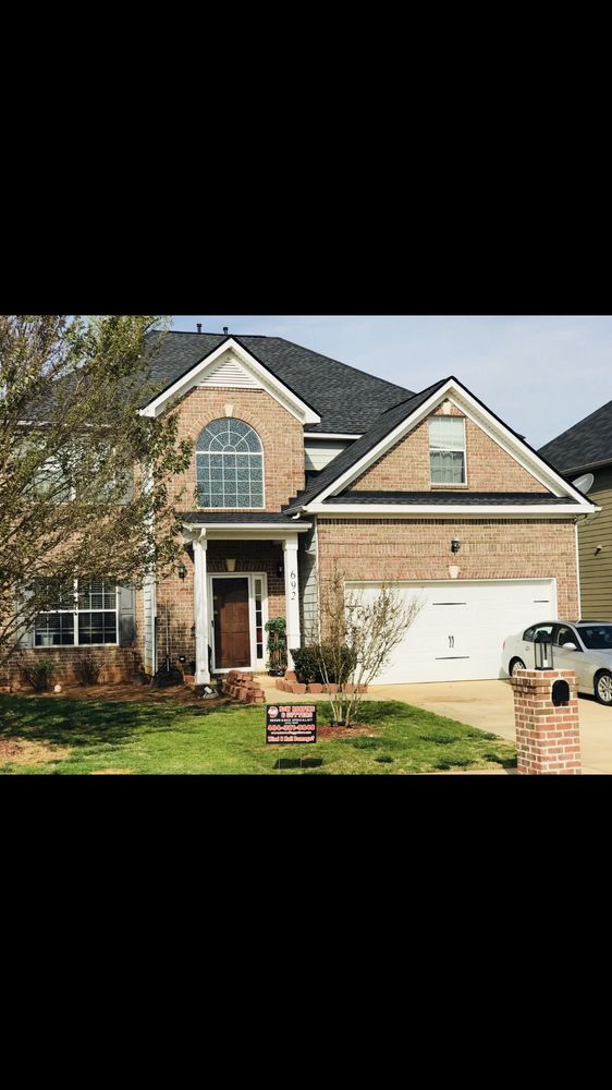 Slide of B&W Roofing & Gutters