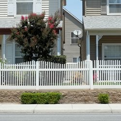 Fence World Of Milwaukee - Fence World of Milwaukee- Residential PVC fencing