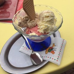 Eiscafé De Marinis