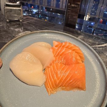 Café 103 - Sashimi- Hotate and Sake - Buffets Near Me - Kowloon, HK