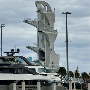 Riverfront Cruises - National swimmers, Hall of Fame, and aquatic center. You have to be trained, but they do offer lessons. - Boating Near Me - Ft Lauderdale, Florida