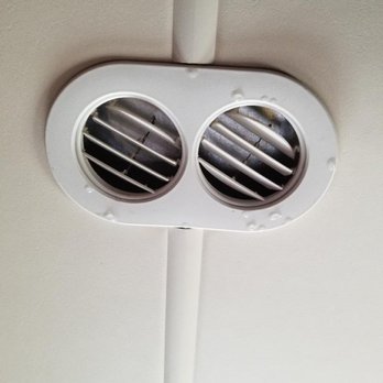 Metro Rv - Water leaking from unit - RV Rental Near Me - Burbank, California Metro Rv - Water leaking from unit - RV Rental Near Me - Burbank, California