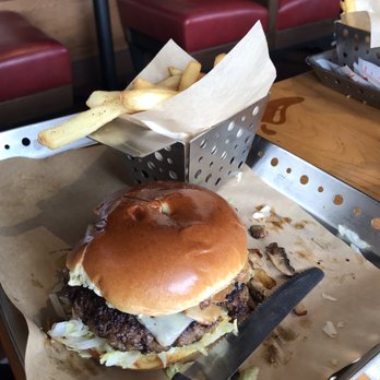 Chili's - Daughter loved mushroom burger. - American Near Me - Panama City, Florida