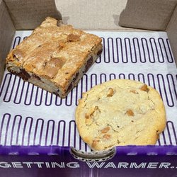 Chocolate Chunk Blondie and Peanut Butter Chip Cookie