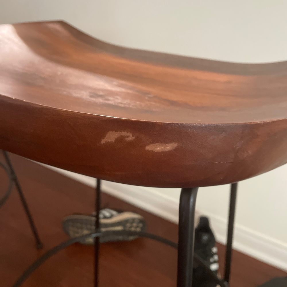 Poseidon Moving - Damaged stool - Movers Near Me - Brookline, Massachusetts Poseidon Moving - Damaged stool - Movers Near Me - Brookline, Massachusetts