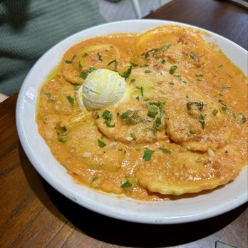Tempo Di Pasta - Ravioli Di Aragosta E Granchio - Food Trucks Near Me - Frederick, Maryland