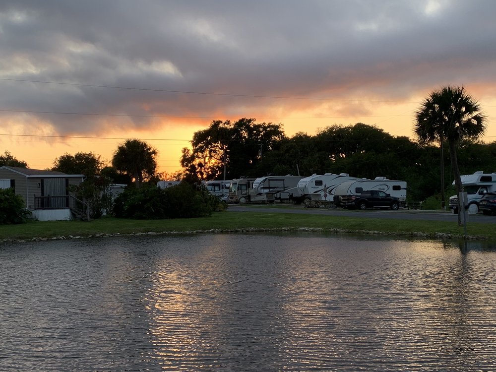 WHISPERING PALMS MOBILE VILLAGE 556 Photos Social Clubs 10305 US