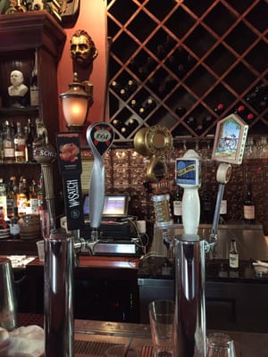 Winston's Pub & Patio by null