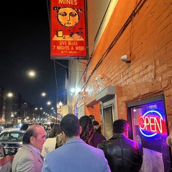 Chicago Getaway Hostel - Kingston Mines, you have to go and have a blast! - Hostels Near Me - Chicago, Illinois Chicago Getaway Hostel - Kingston Mines, you have to go and have a blast! - Hostels Near Me - Chicago, Illinois