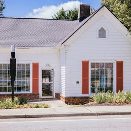 Exterior outside entrance of Amaryllis and Main Boutique - Acworth, Georgia Exterior outside entrance of Amaryllis and Main Boutique - Acworth, Georgia